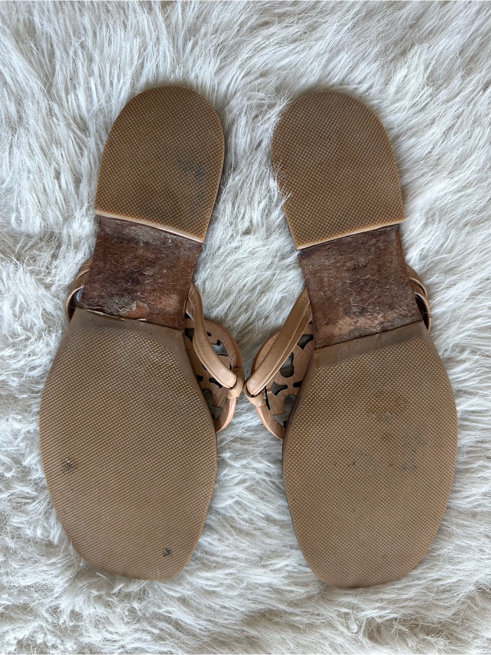 Tory Burch miller Tan Leather Logo Thong Sandals with Cutout Medallion Nude 8.5 - Picture 8 of 14